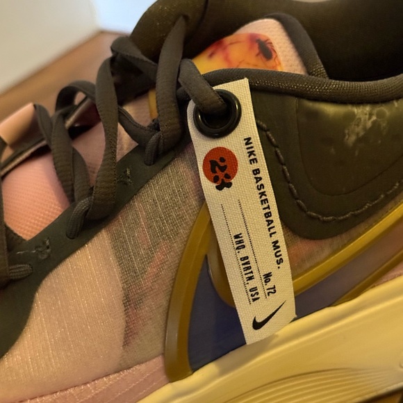 UNRELEASED Nike Men’s “Kyrie” sz.13 New - Picture 2 of 4